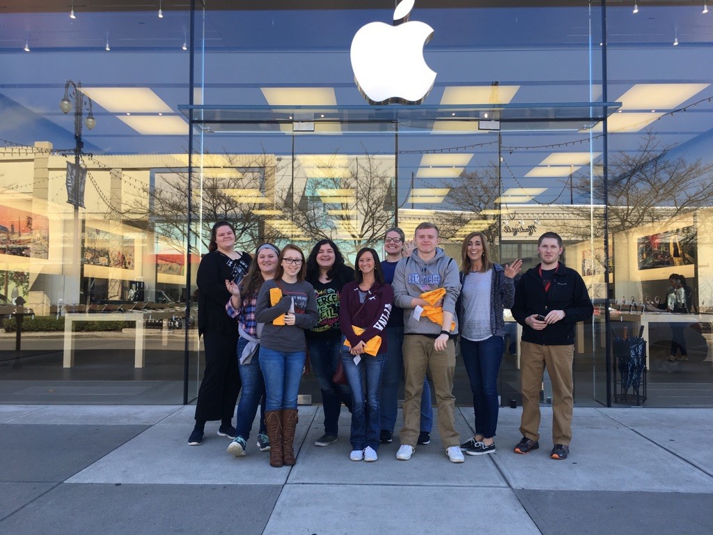 Technology Class: Trip to Apple Store