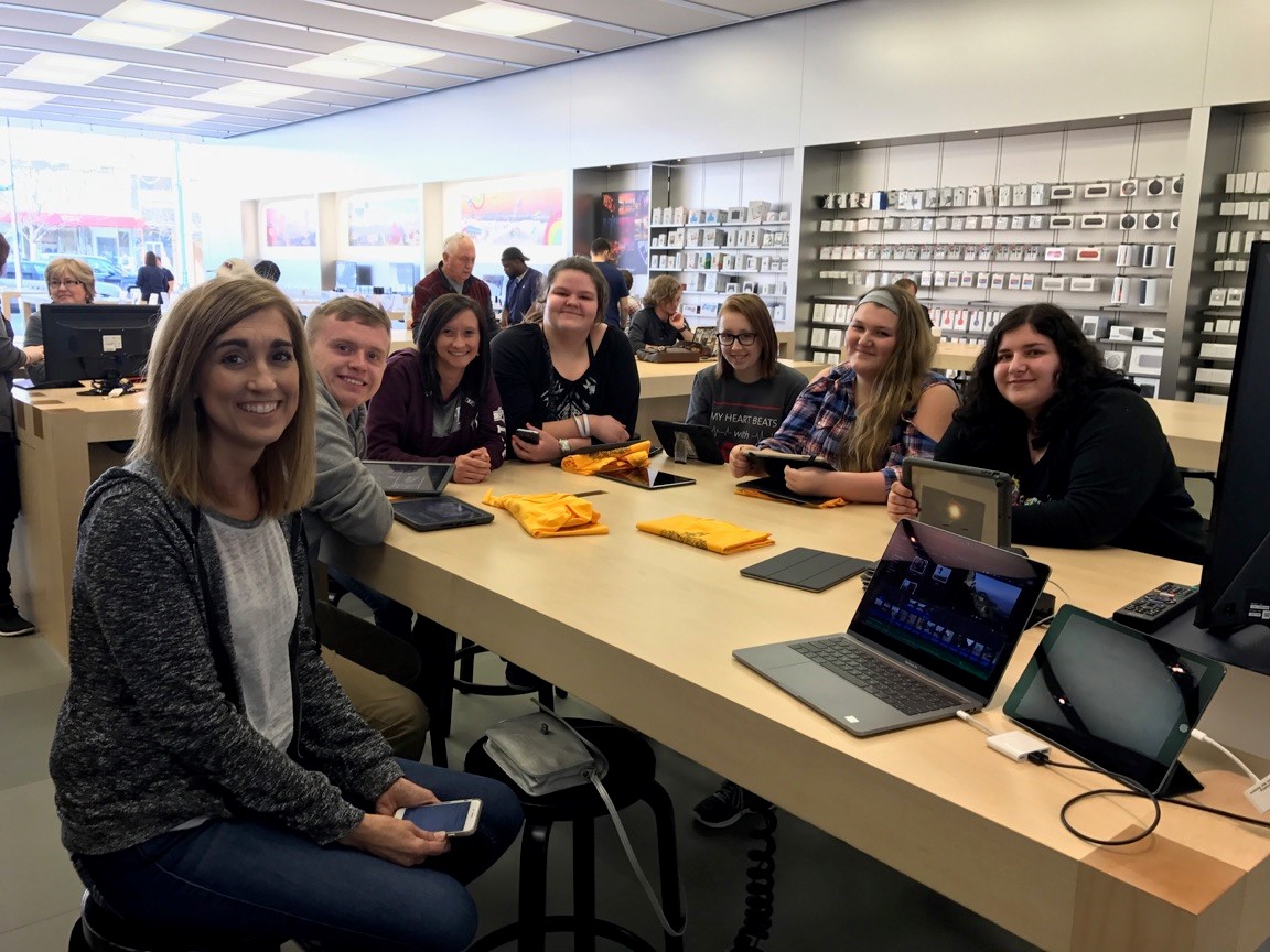 Technology Class: Trip to Apple Store